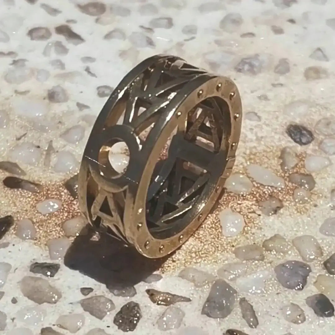 The Ágora Ring in 14k Yellow Gold